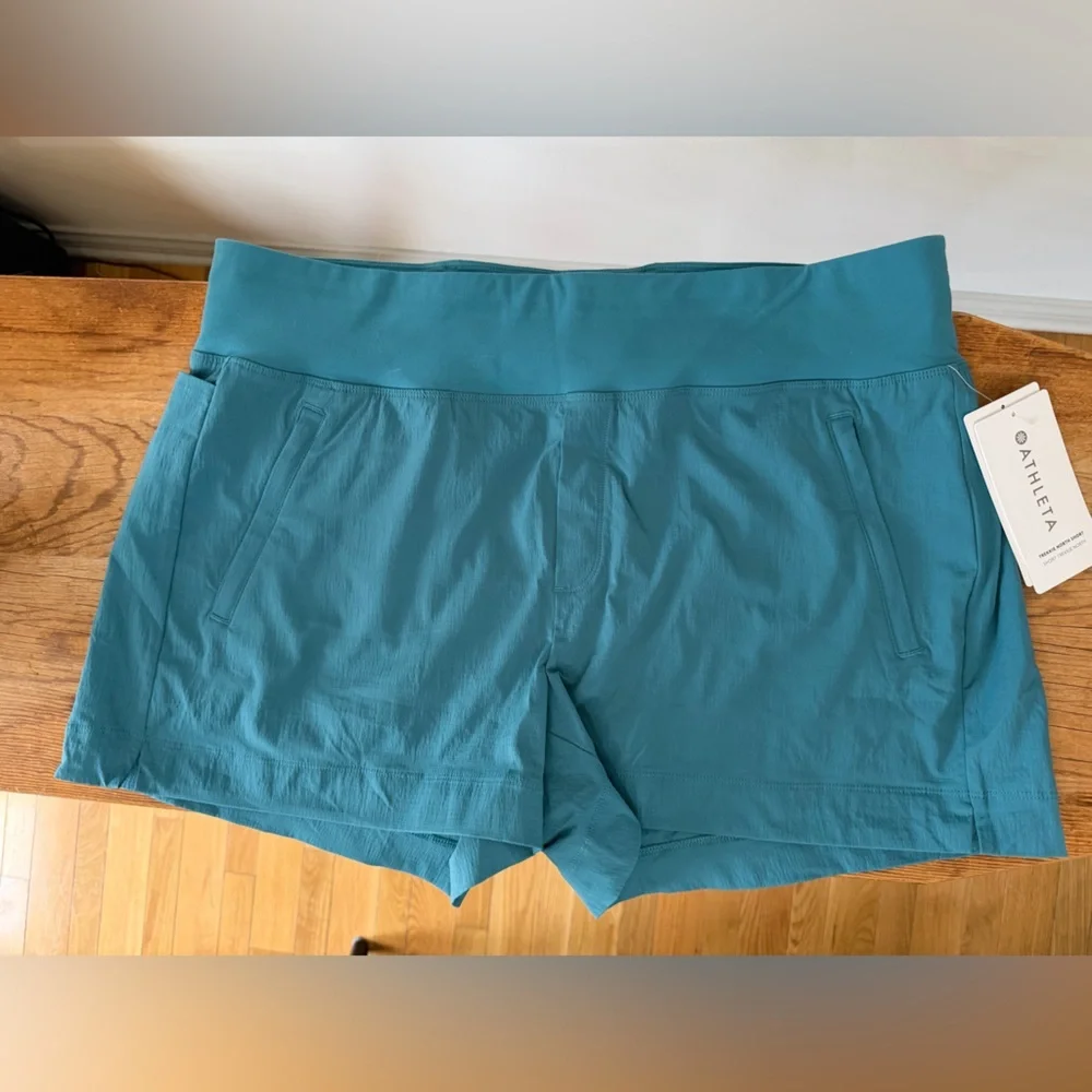 NWT Athleta Trekkie North 3.5” Shorts Teal Zip Pockets Elastic Waist Women’s 16
